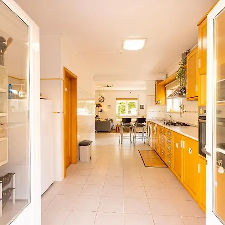 Хостел Pineapple Surf House *