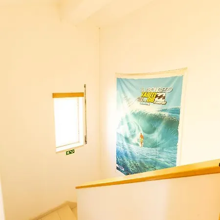 Хостел Pineapple Surf House *