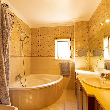 Pineapple Surf House Хостел