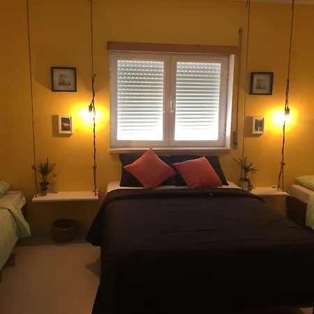 Pineapple Surf House * 아토우기아다발레이아