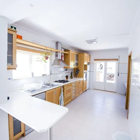 Pineapple Surf House 호스텔 아토우기아다발레이아