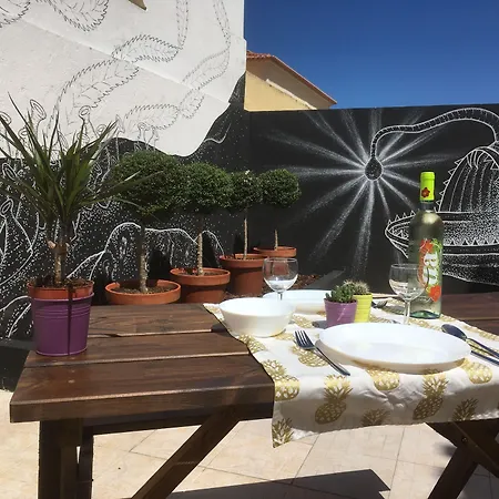 호스텔 Pineapple Surf House 아토우기아다발레이아