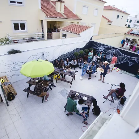 Pineapple Surf House * 아토우기아다발레이아