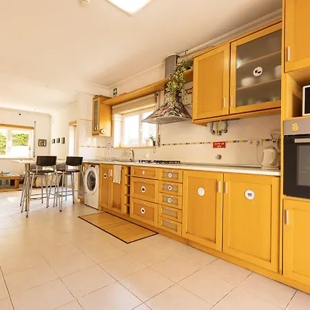 호스텔 Pineapple Surf House 아토우기아다발레이아