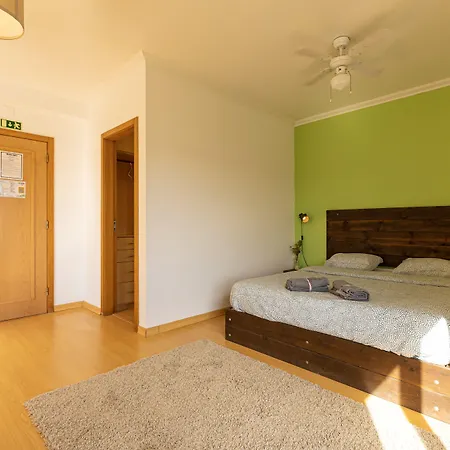 Pineapple Surf House 호스텔 아토우기아다발레이아