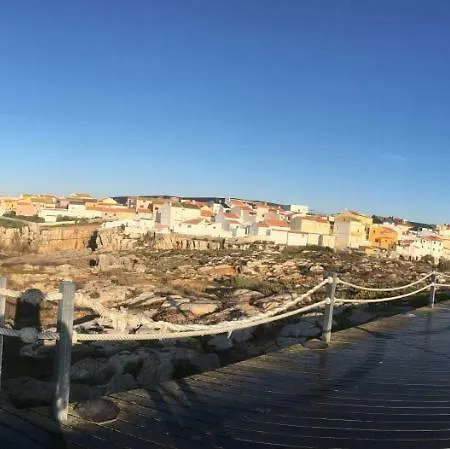 Pineapple Surf House *