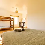 Pineapple Surf House * Atouguia da Baleia