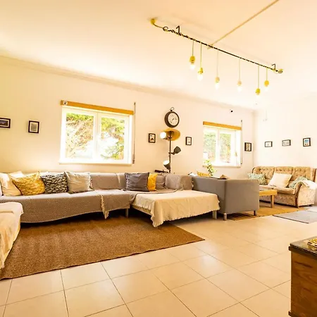 Pineapple Surf House * Atouguia Da Baleia