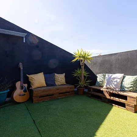 Pineapple Surf House 旅馆