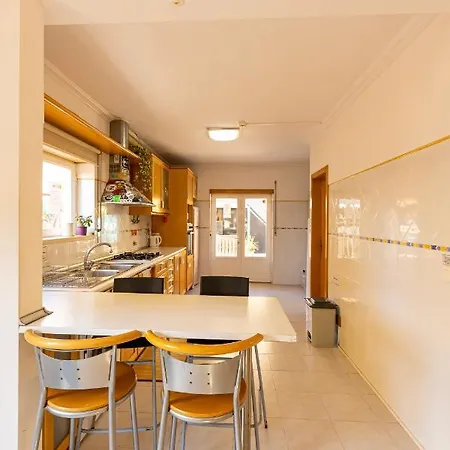 Hostel Pineapple Surf House Atouguia Da Baleia