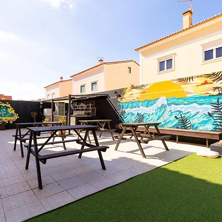 Pineapple Surf House ホステル