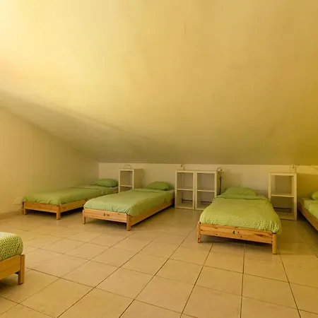 ホステル Pineapple Surf House *