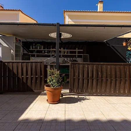 Hostel Pineapple Surf House Atouguia Da Baleia