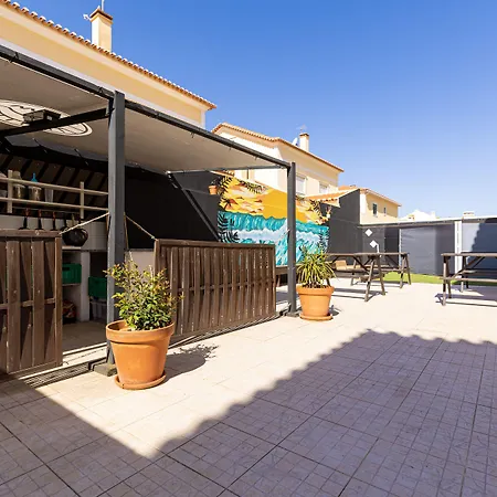 Pineapple Surf House * Atouguia Da Baleia