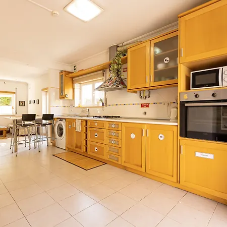 Pineapple Surf House * Atouguia Da Baleia