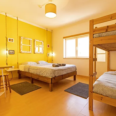 Hostel Pineapple Surf House *