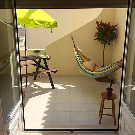 Pineapple Surf House ホステル アトウギア・ダ・バレイア